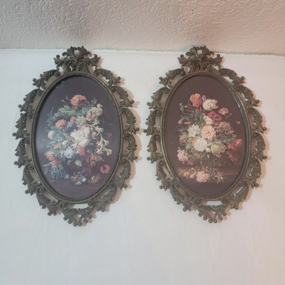 Pair of Vintage Italy Oval Floral Glass Print Brass Ornate Frame flat glass